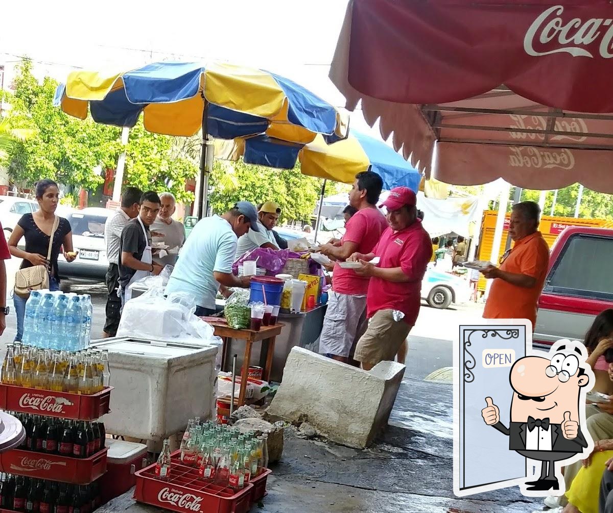 Restaurante Tacos del canasta "El güero americanista" sucursal Zócalo