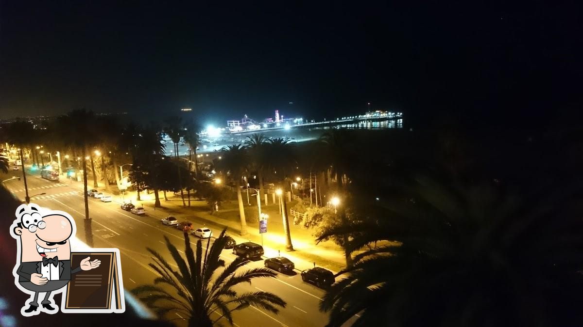 ONYX Rooftop Bar in Santa Monica Restaurant menu and reviews