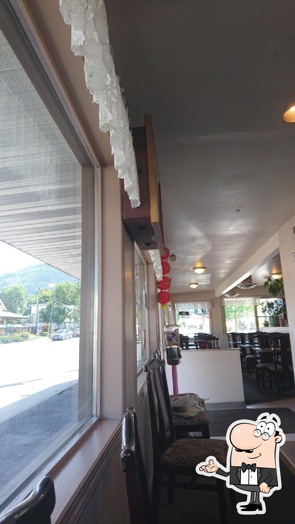 Wing’s Kitchen in Salmon Arm Chinese restaurant menu and reviews