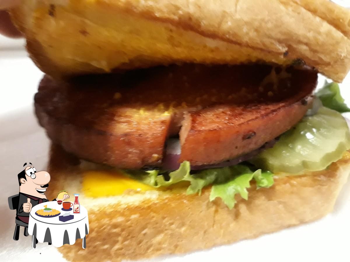 Bigger burger better bbq in Batesville Restaurant reviews