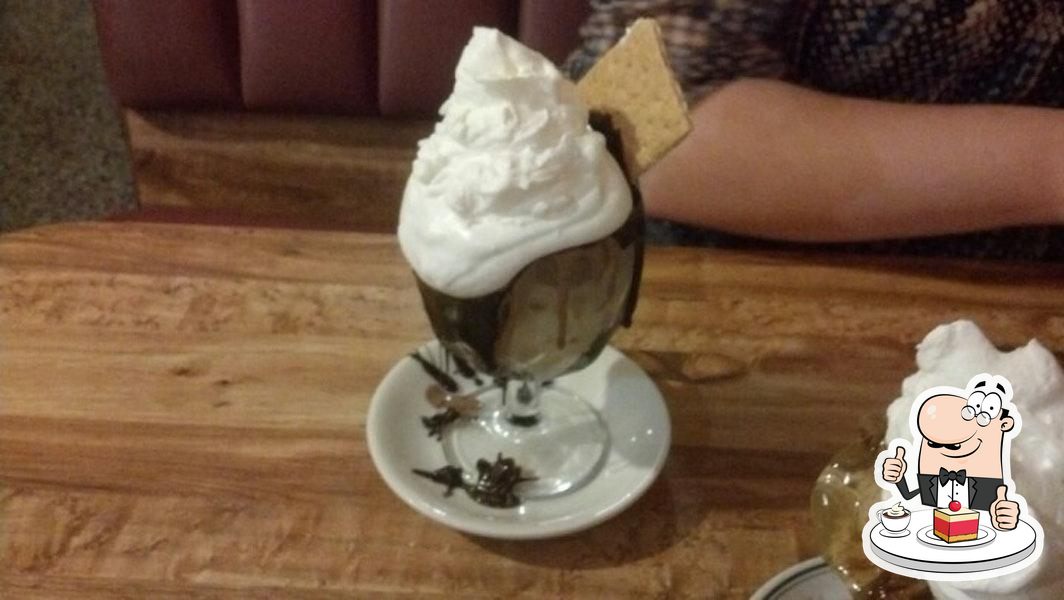 Itgen's Restaurant & Ice Cream Parlour in Valley Stream Restaurant