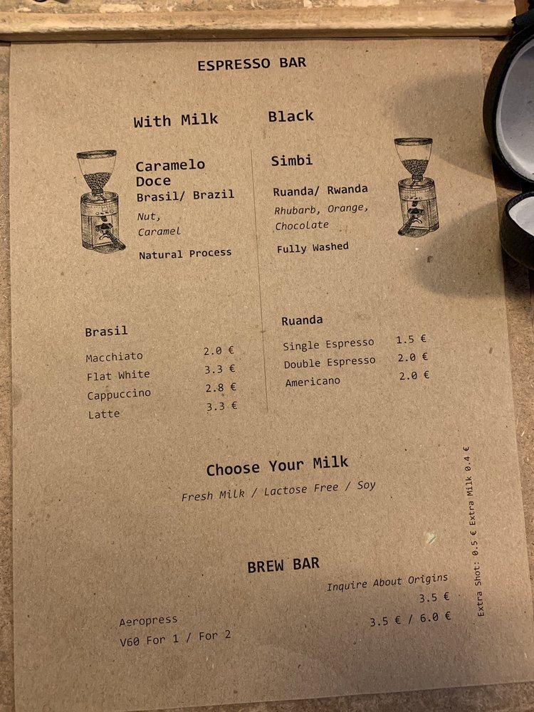 Menu at Fábrica Coffee Roasters cafe, Lisbon, R. das Portas de Santo