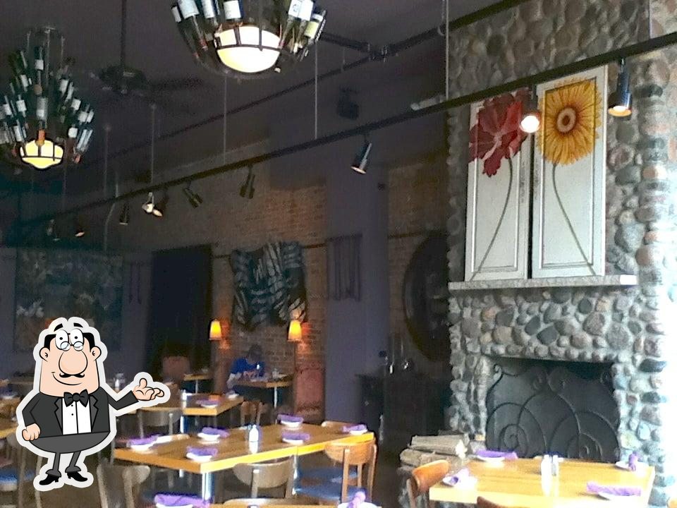 Mona Lisa's Restaurant in Eau Claire Restaurant menu and reviews