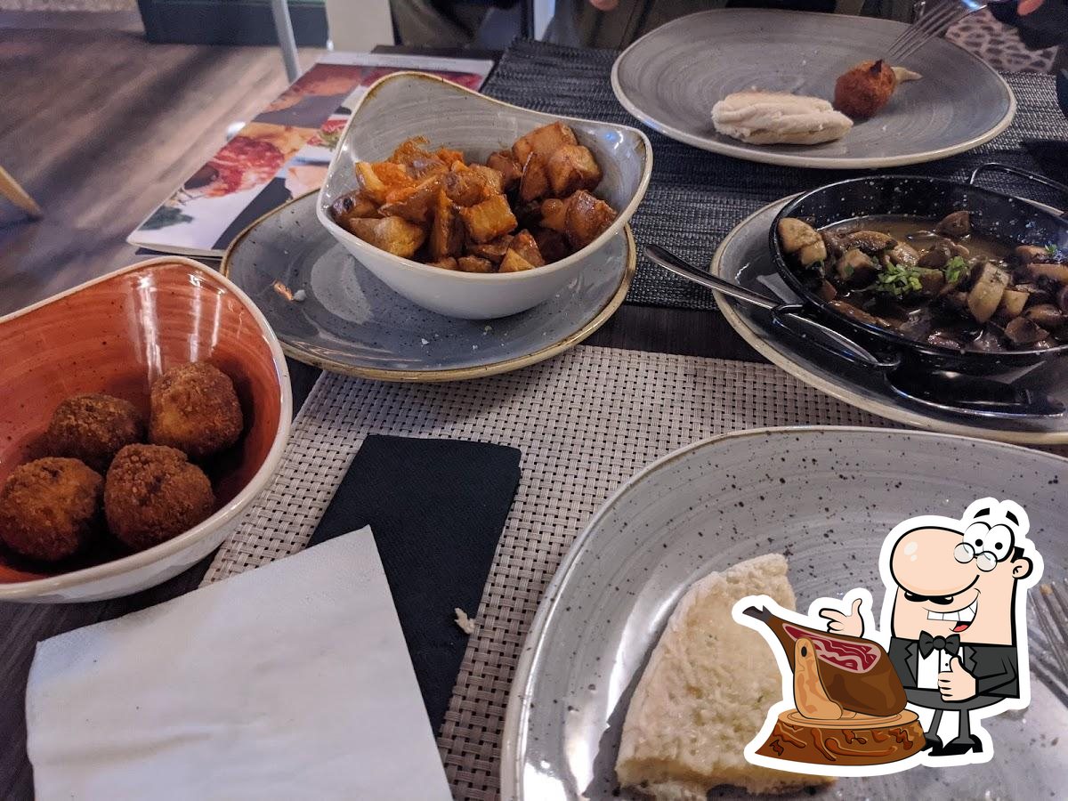 Tapas Y Copas Funchal pub & bar, Funchal Restaurant menu and reviews