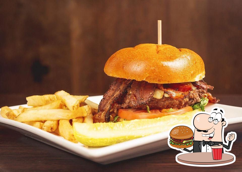Water Street Bar & Grille, 4 Robbins Pkwy in Toms River Restaurant