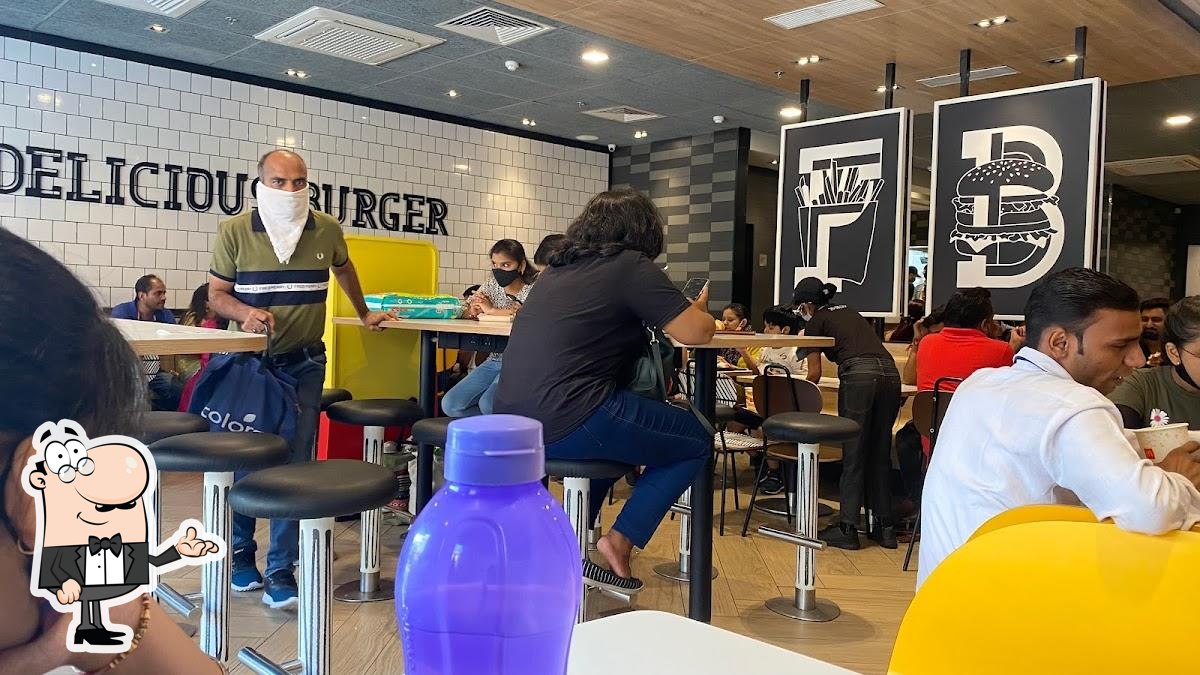 McDonald's Restaurant, New Delhi, J7PP+2V8 Restaurant reviews