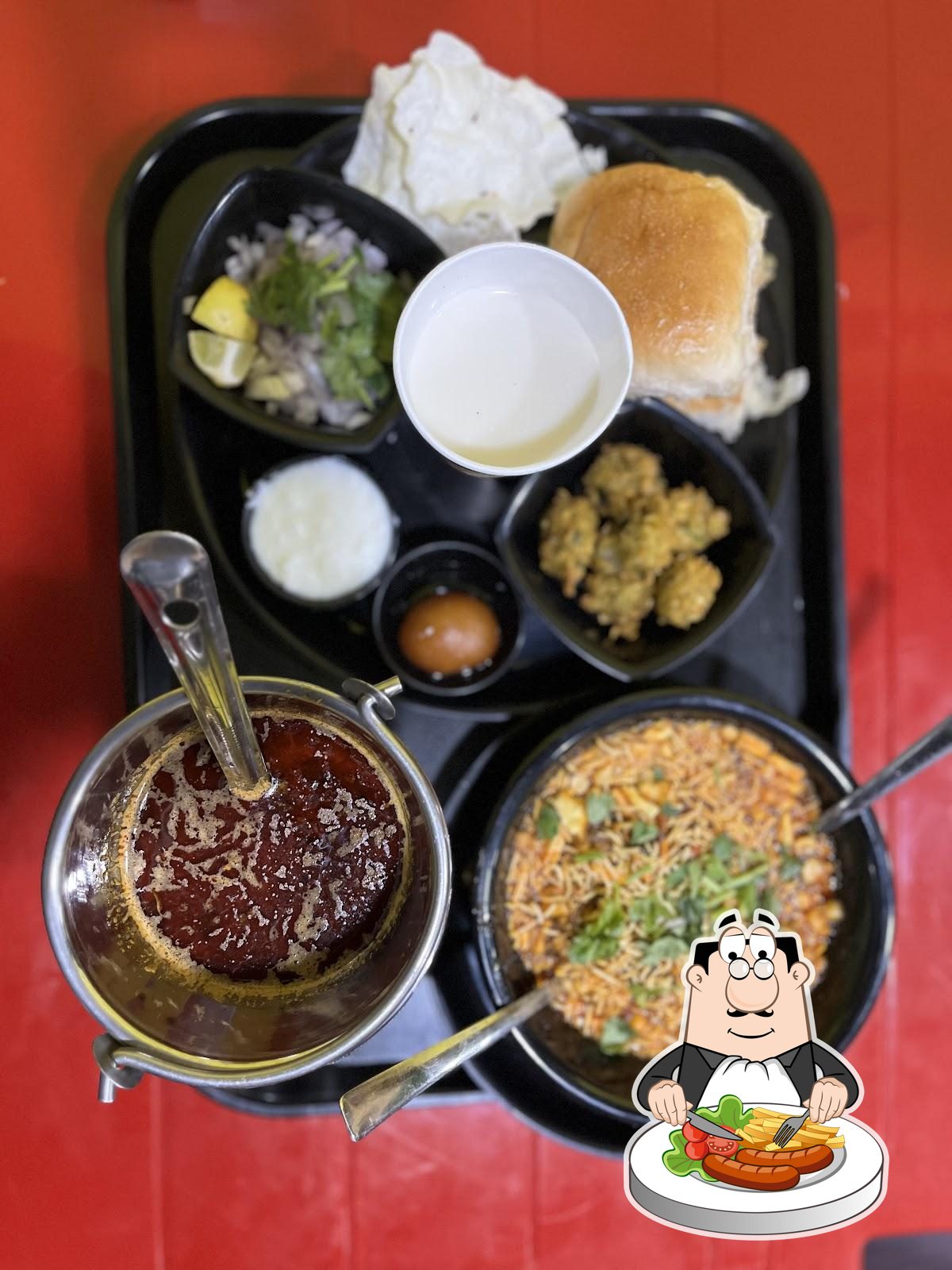 Mauli Misal and Vada Pav, Vapi - Restaurant reviews