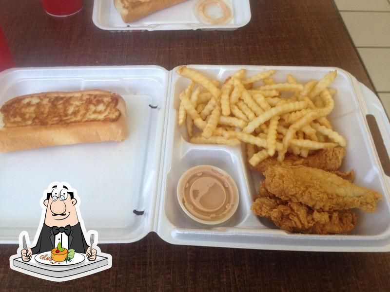 Raising Cane's Chicken Fingers, 10000 California St Suite 3148 in Omaha