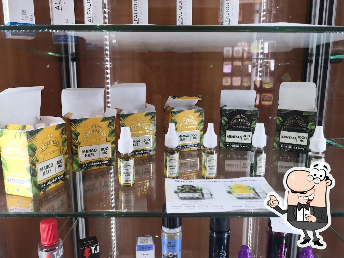 Le Royal 4 Chemins Bar tabac FDJ E-vape CBD shop, Pantin