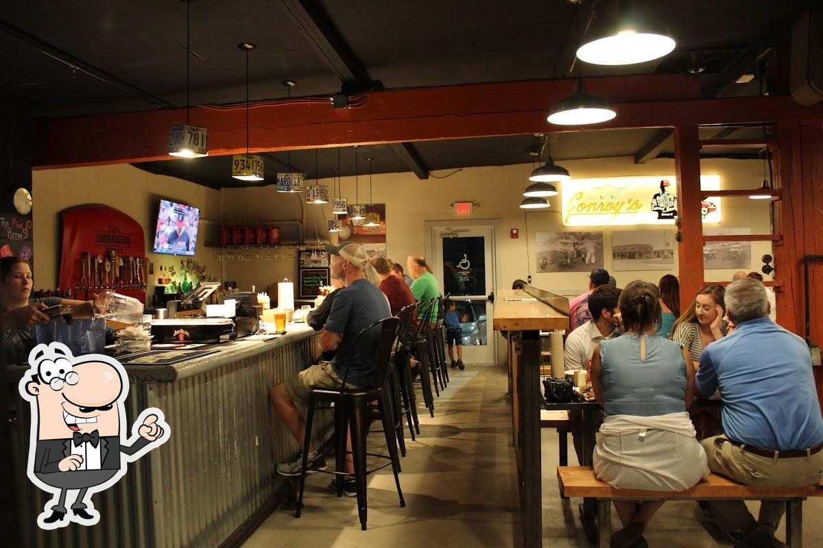 The Garage BBQ, 3 E Grand Ave in Scarborough Restaurant menu and reviews