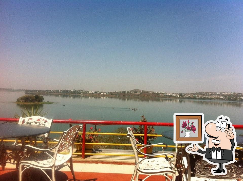 Wind And Waves Restaurant, Bhopal, Lake View Road Restaurant menu and