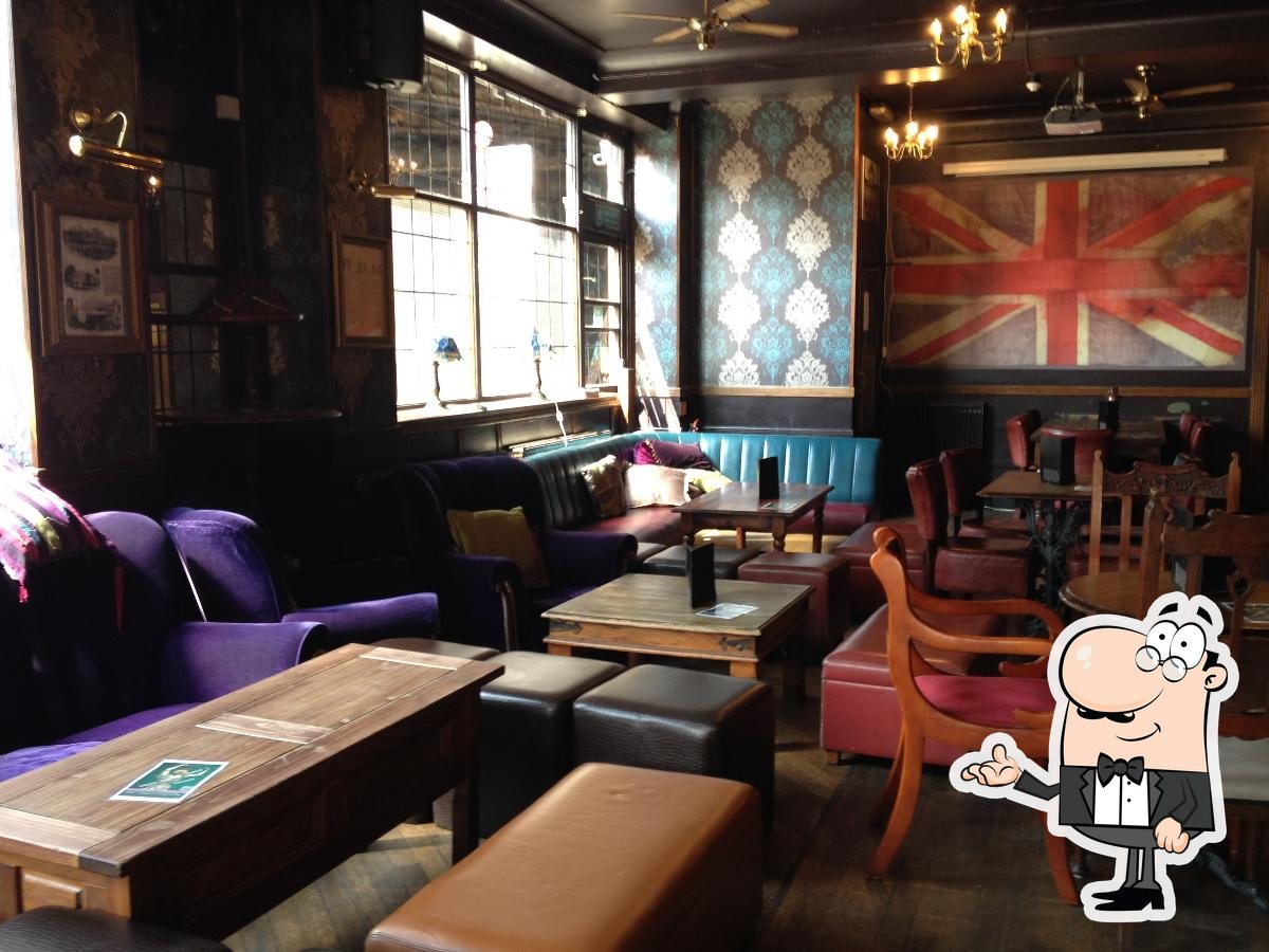 The Walrus Bar And Hostel In London Restaurant Menu And Reviews