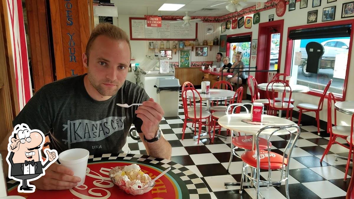 MR B'S ICE CREAM PARLOR, Branson - Restaurant Reviews, Photos