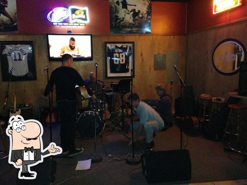 Bull Mountain Bar & Grill, 13505 Sw 110th Ave in Tigard Restaurant