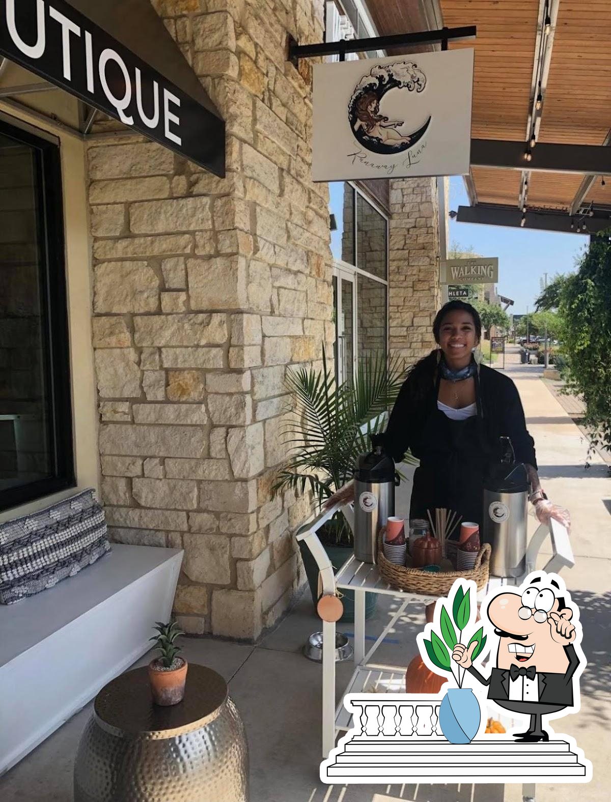 Runaway Luna Coffeehouse Lifestyle Boutique in Bee Cave