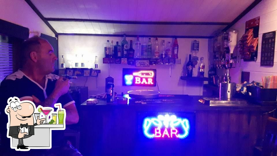 Dave's Bar Tipton in Tipton