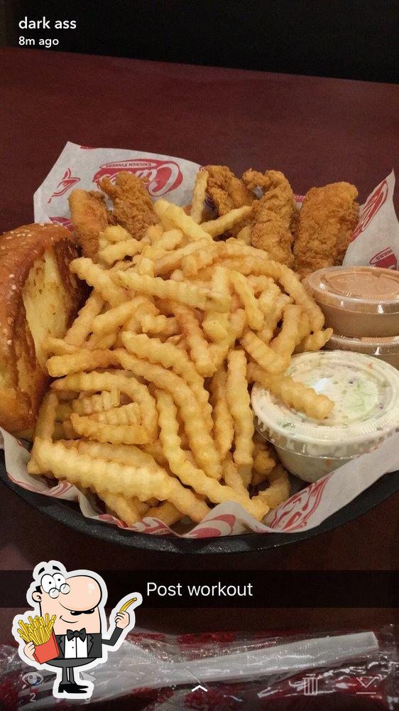 Raising Cane's Chicken Fingers, 7135 S Rainbow Blvd in Las Vegas
