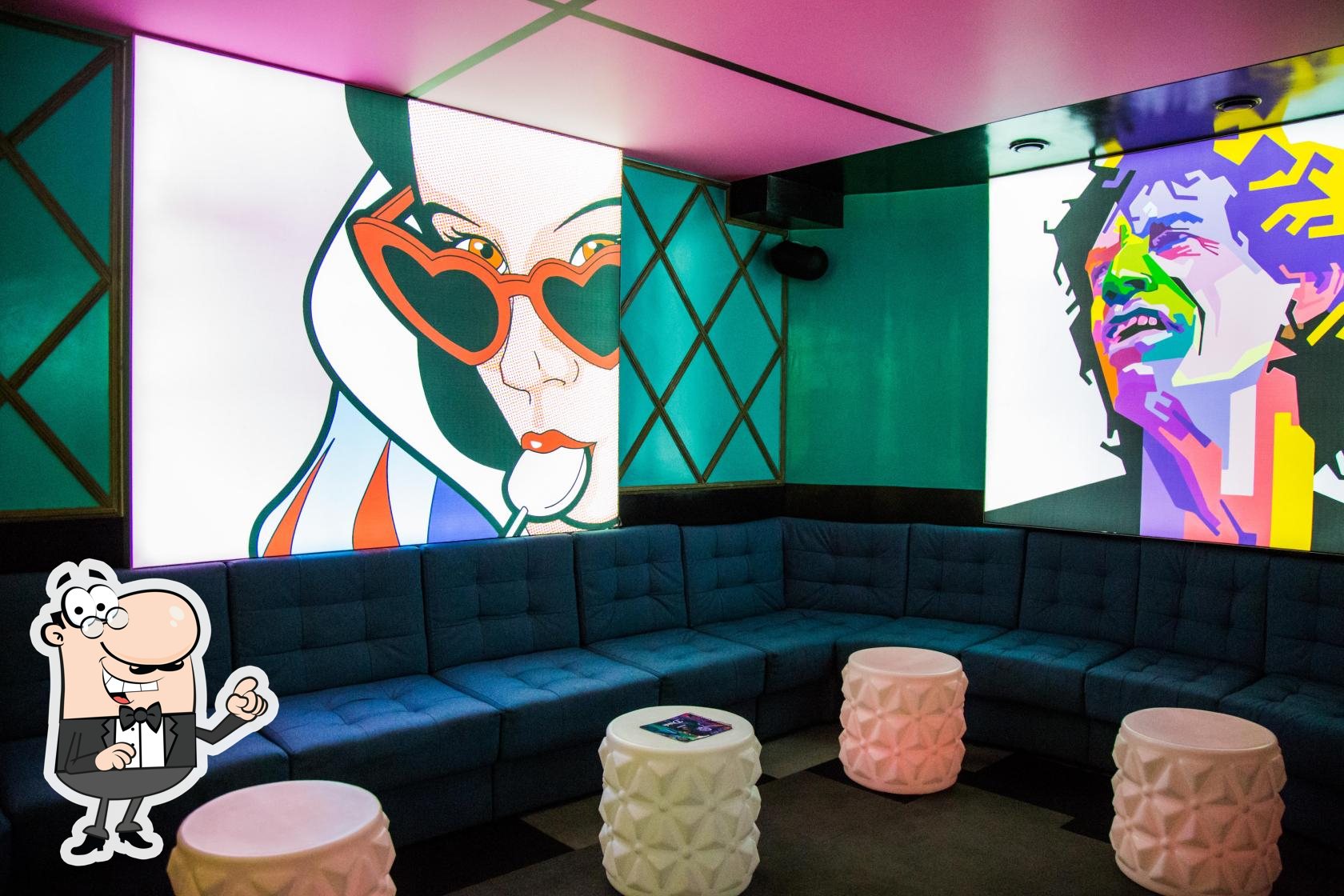 Blue Bird Karaoke Rooms pub & bar, Budapest, Gozsdu Court Restaurant