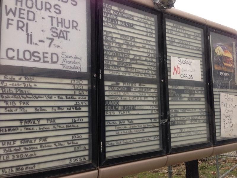 Menu at Oinky's Barbecue, Paragould