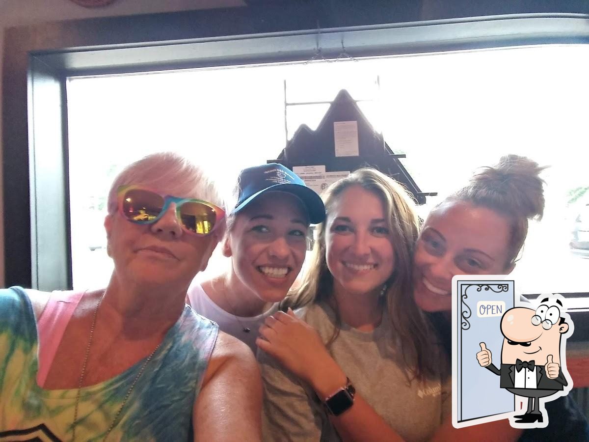 Tail Lights Tavern in Linwood Restaurant menu and reviews