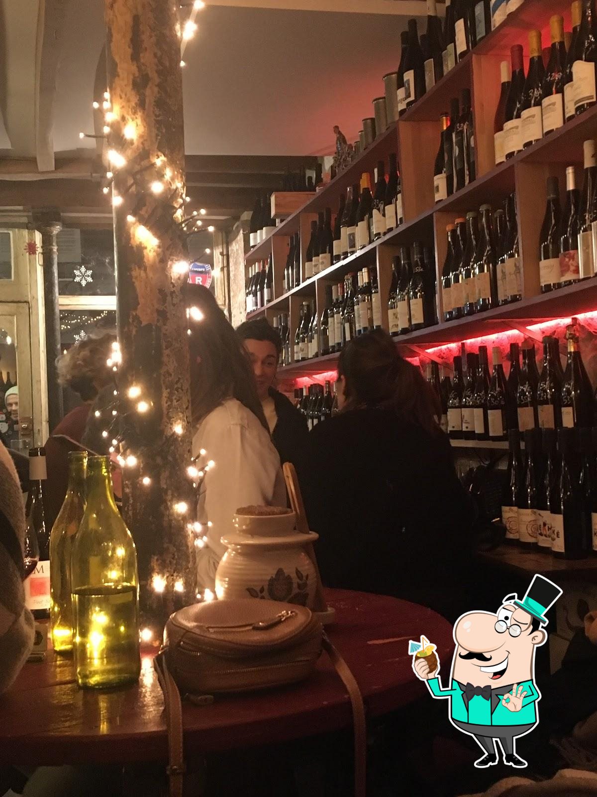 Au Petit Rozey pub & bar, Paris - Restaurant reviews