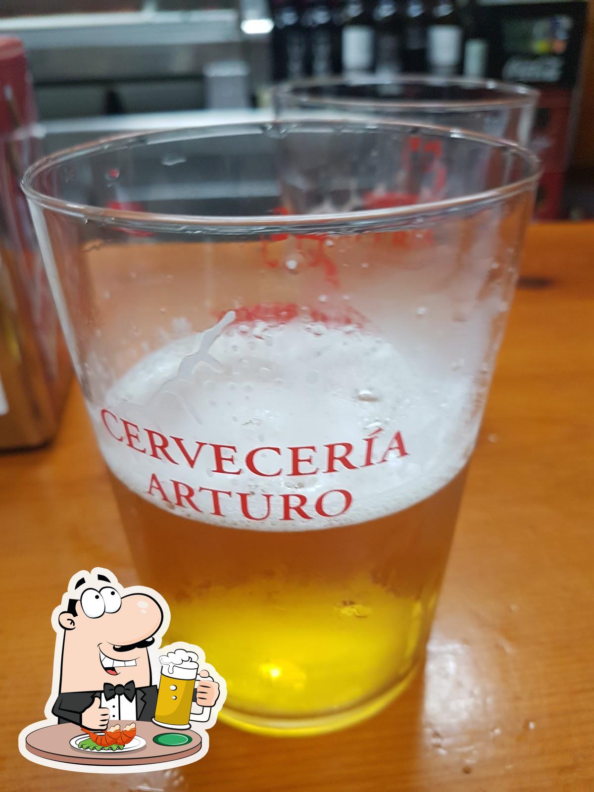 Pub y bar CERVECERÍA ARTURO, Sevilla, C. Séptimo Día - Opiniones del  restaurante