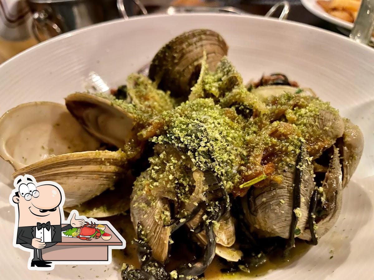 Chilmark Tavern in Chilmark Restaurant menu and reviews