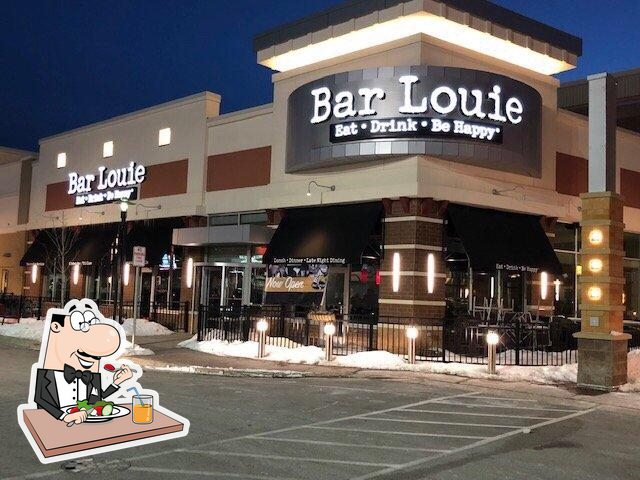 A Bar Louie restaurant is set to open Thursday at Brookfield Square mall.