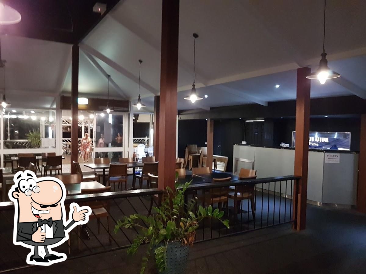 Monsoons Bar & Grill in Townsville City Restaurant reviews