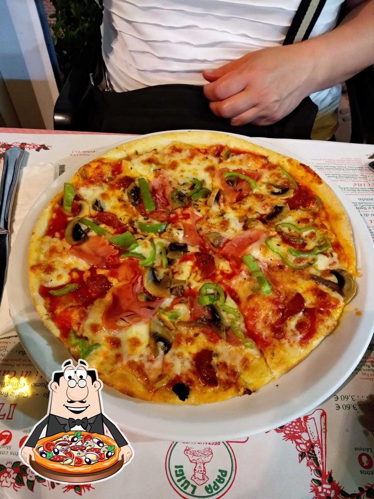 Gross sauce instead of cheese: fotografía de Pizzeria Papa Luigi, Fuengirola  - Tripadvisor