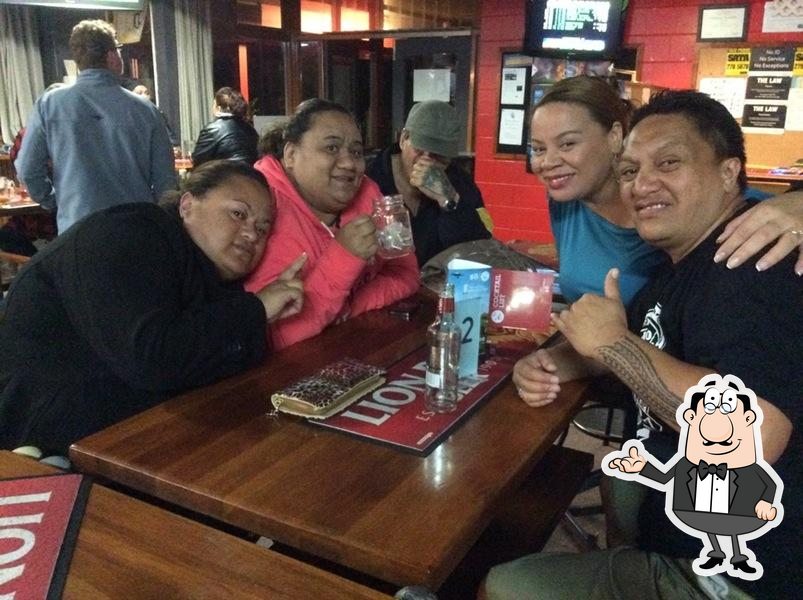Mangere Bridge Tavern (The Wanderers Club) in Auckland Restaurant reviews