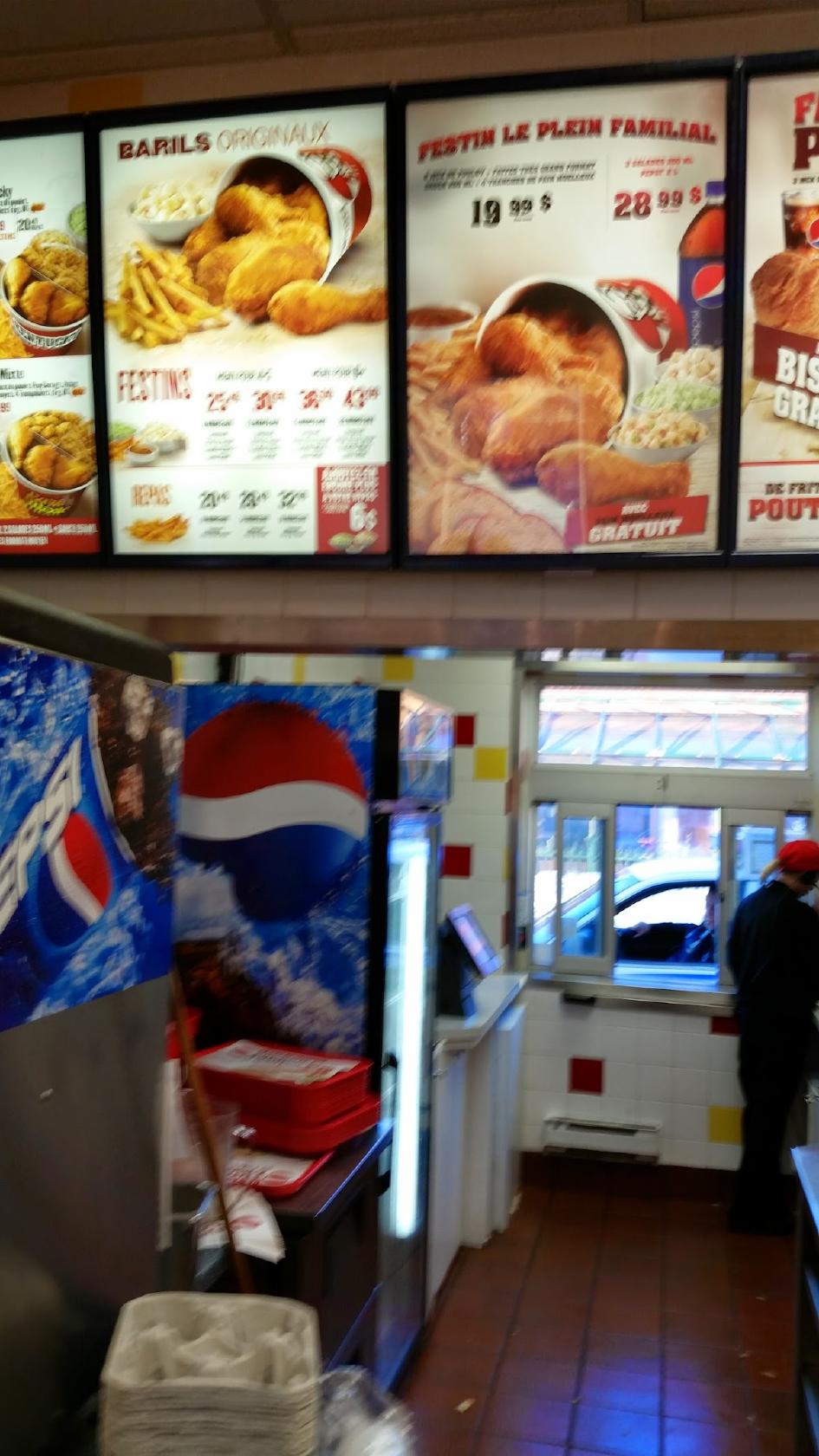 Menu au PFK fast food, Québec, 581 WilfridHamel Blvd