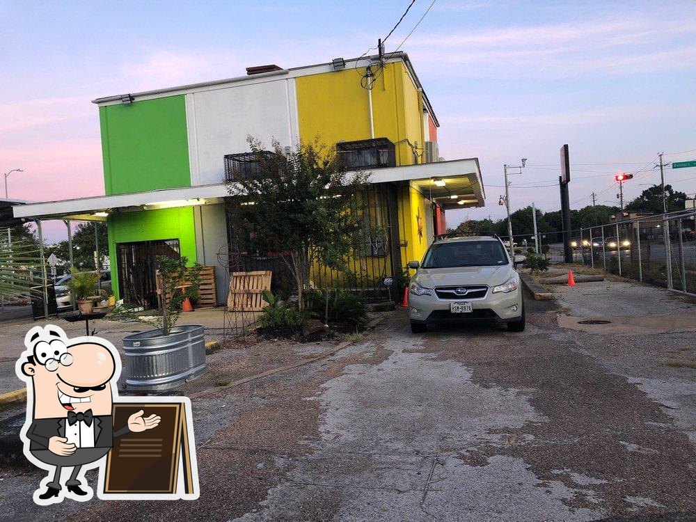 Daiquiri Island, 6901 Bellfort Ave in Houston Restaurant reviews