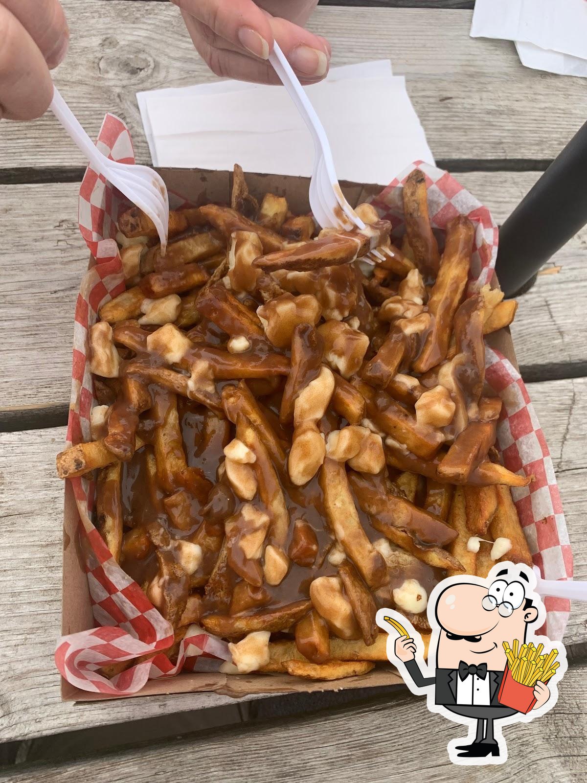 Dogs chip truck in Wasaga Beach Restaurant reviews