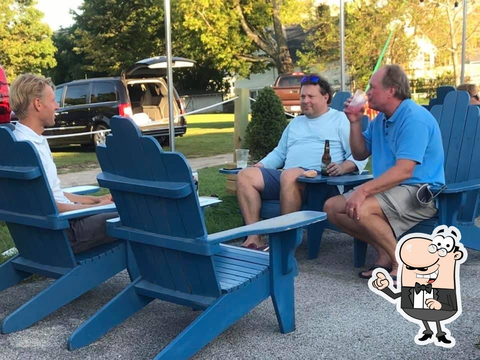 Pentwater Yacht Club in Pentwater Restaurant reviews