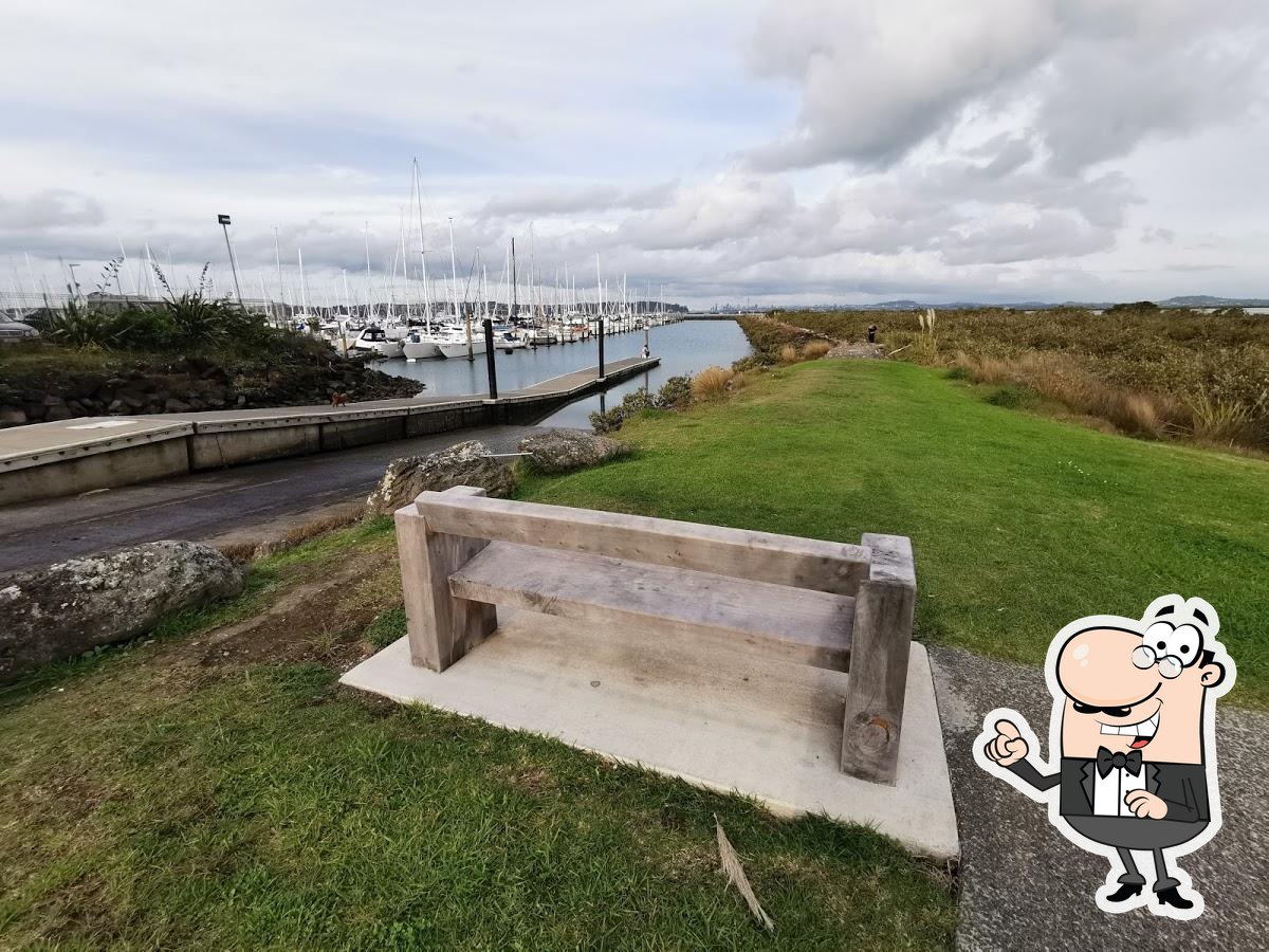 West Harbour Marina in Auckland Restaurant reviews