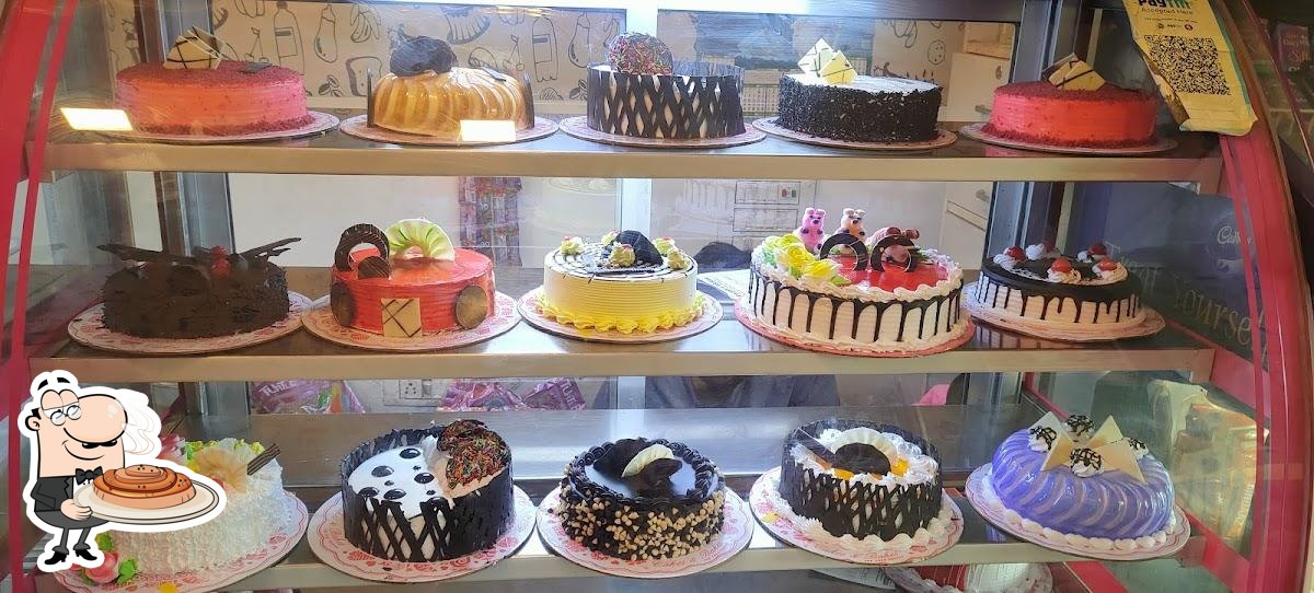 Strawberry Cake – Bakes N Cakes Indirapuram-sgquangbinhtourist.com.vn