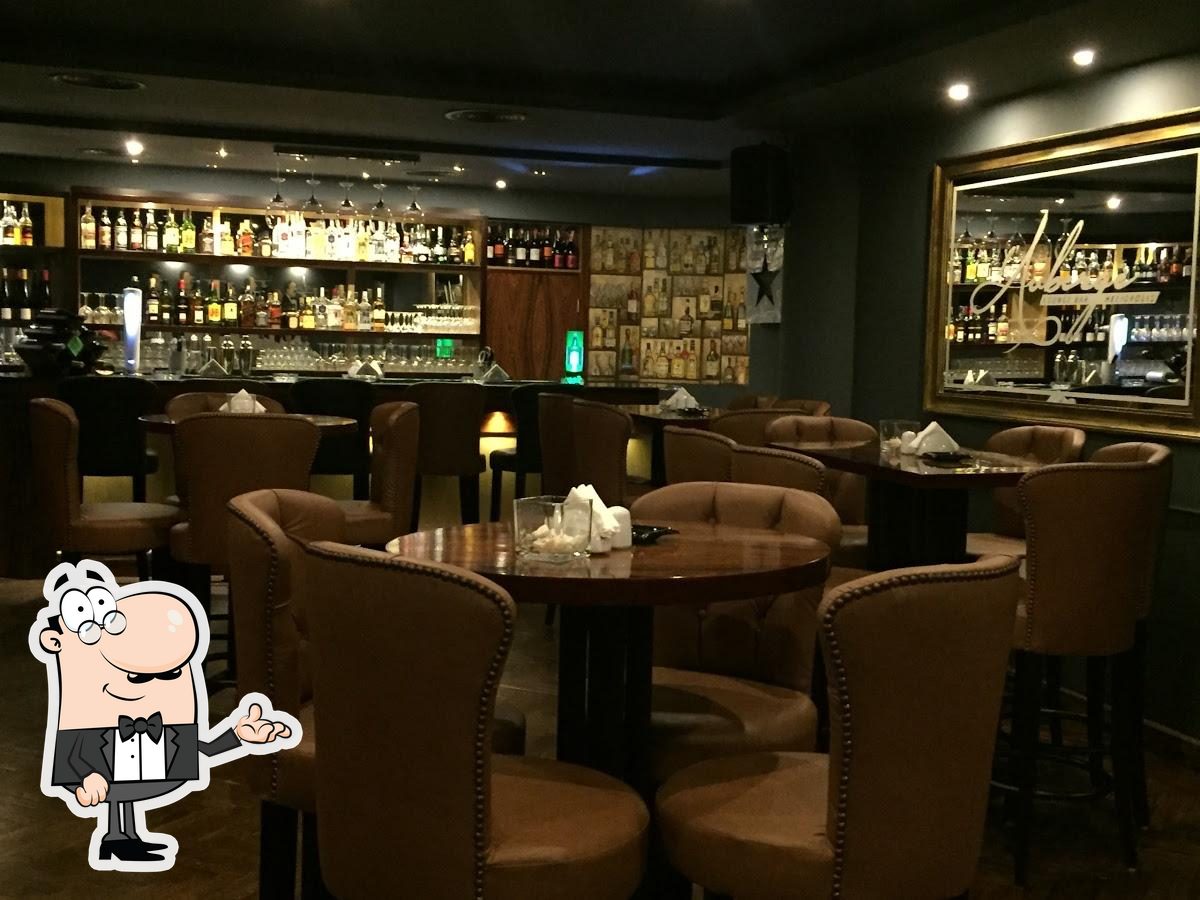 L'Auberge Lounge Bar . Heliopolis, Egypt Restaurant reviews