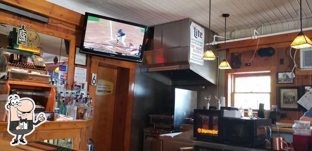 Varsity Club in New Berlin - Restaurant menu and reviews