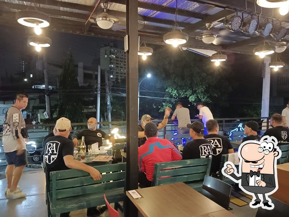 Vespa Cafe, Makati - Restaurant reviews