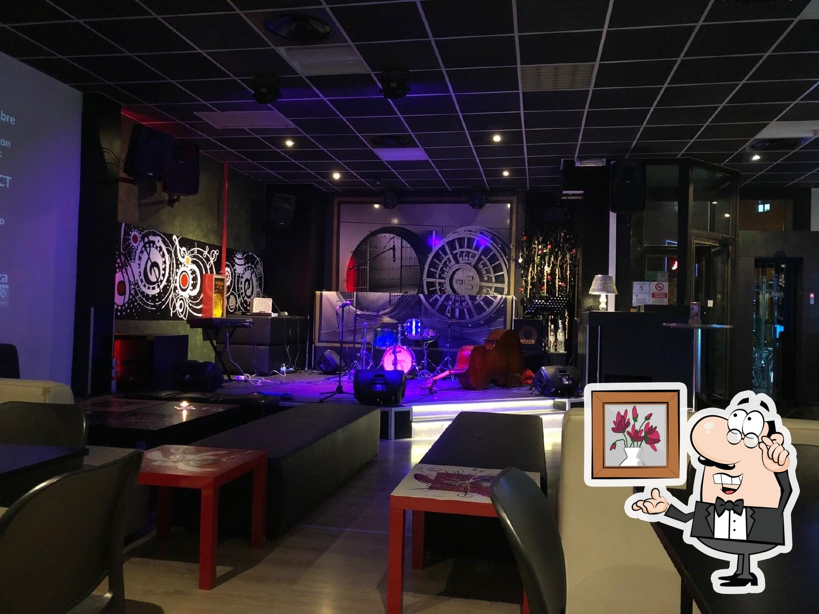 Bank Food&Drink with Music pub & bar, Monza - Restaurant menu and reviews