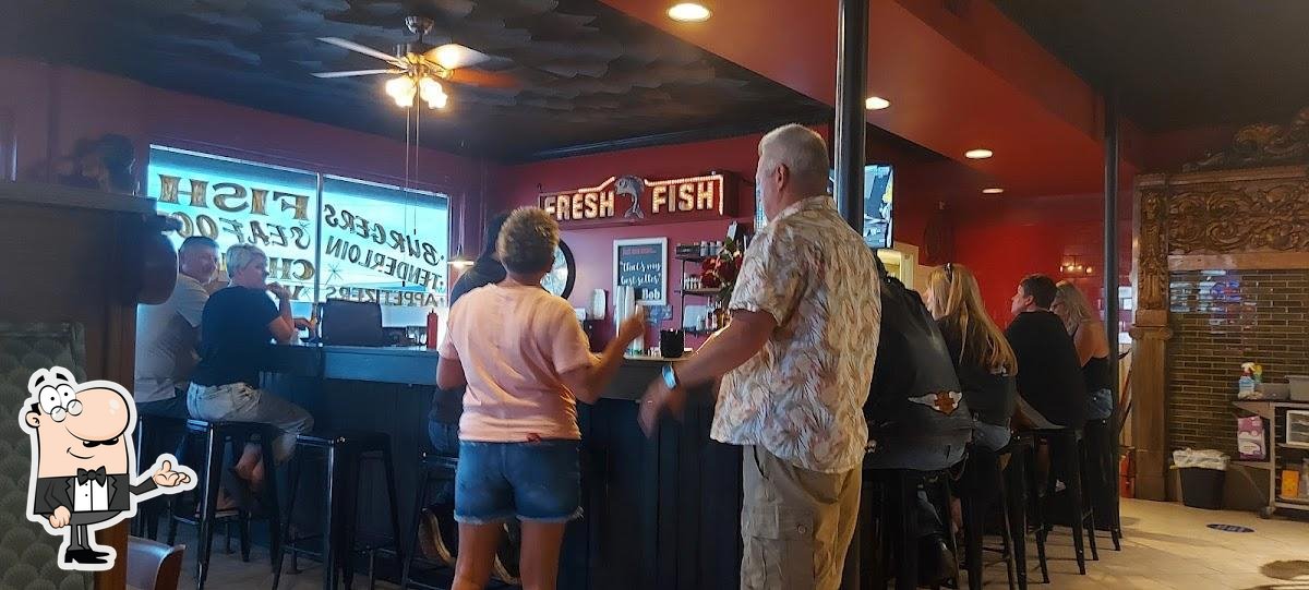 Tracy's Bar and Grill in Salem Restaurant menu and reviews