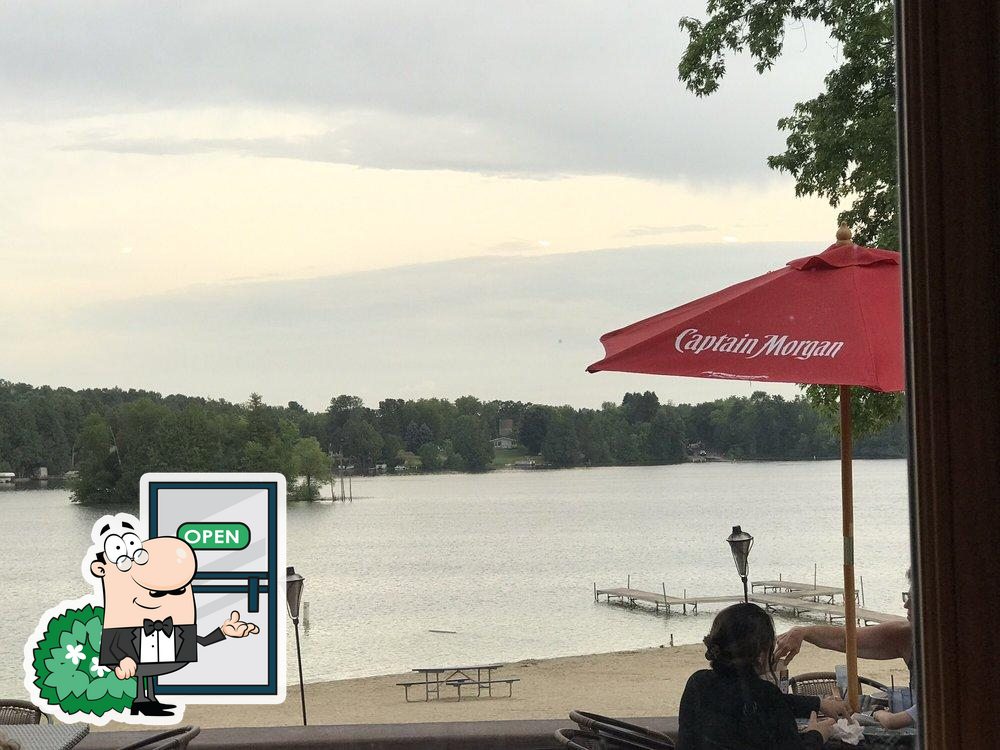 The Lake House in Louis Corners Restaurant menu and reviews