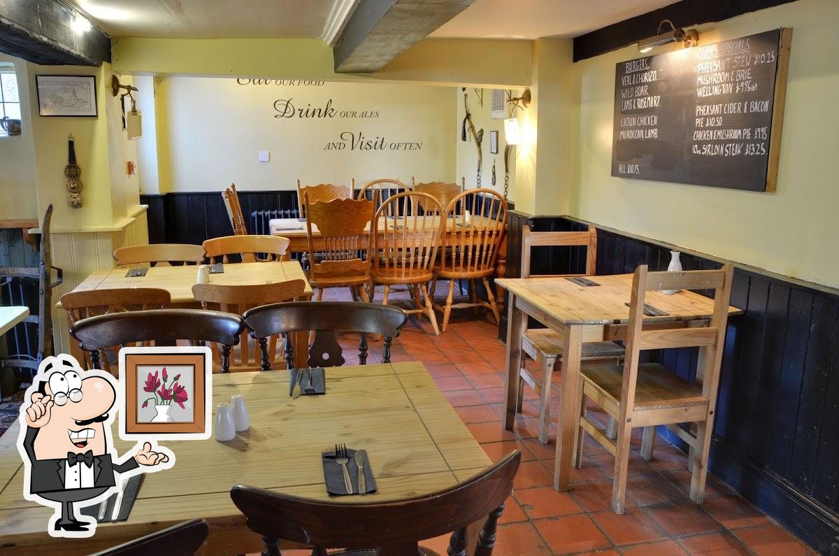 The Crown Stirrup in Lyndhurst - Restaurant menu and reviews