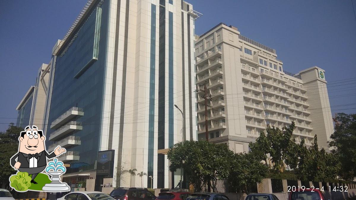 2,50,000 sq.ft. Premium Office Space for Rent in Assotech Business  Cresterra, Noida