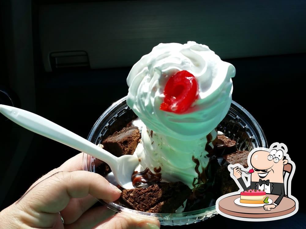Mickey's Dairy Twist Too in Westland Restaurant menu and reviews