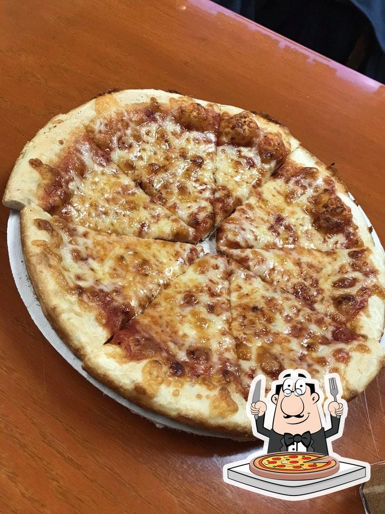 Singas Famous Pizza in Elmwood Park - Restaurant menu and reviews