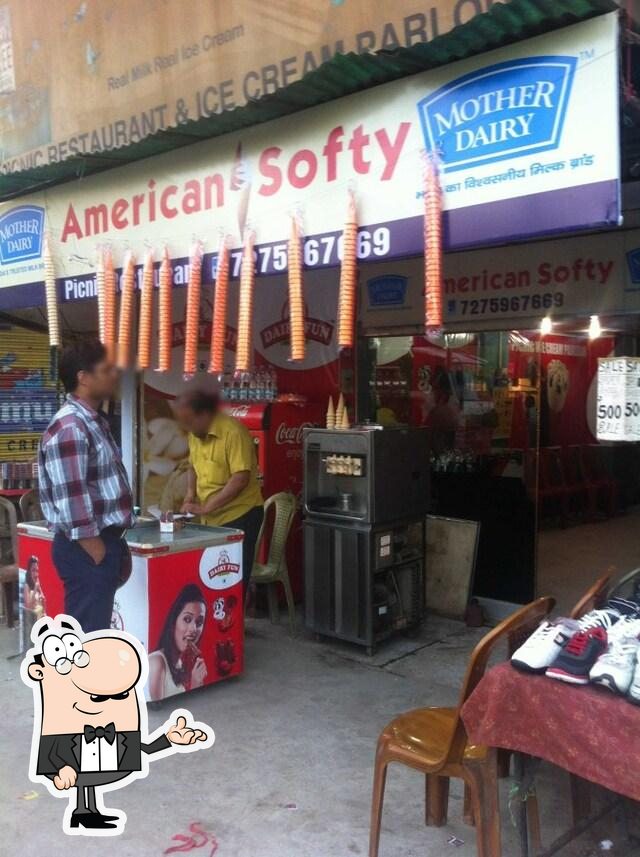 Picnic Ice Cream Parlour, Kanpur