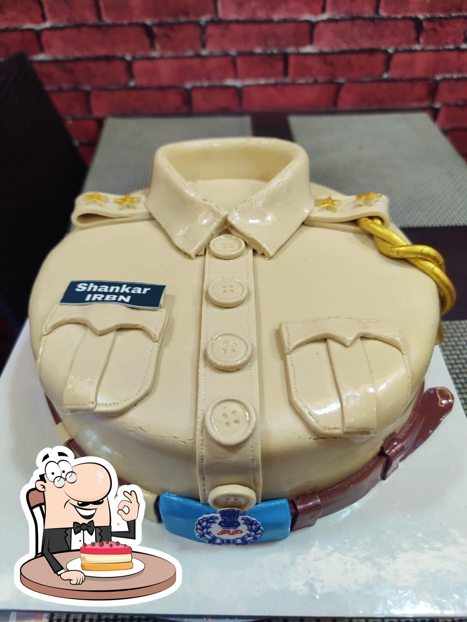 r6cc Classic cake shop cake