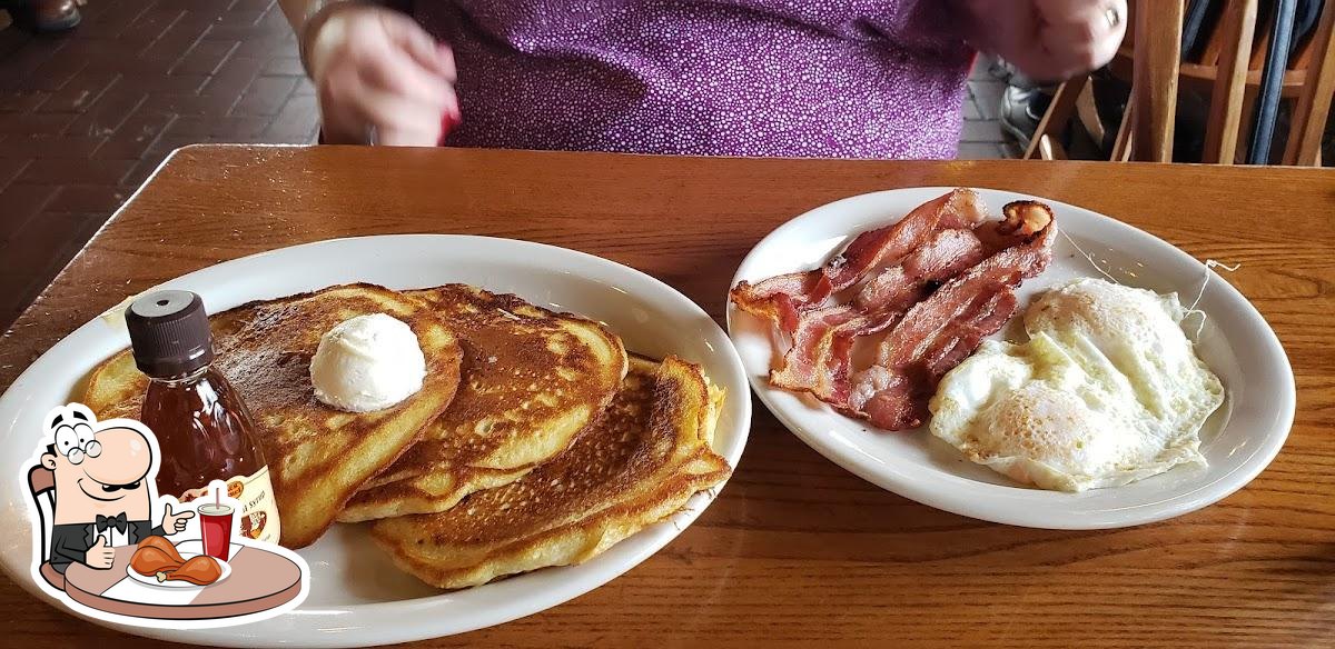 Cracker Barrel Old Country Store, 4 Merritt Blvd in Fishkill